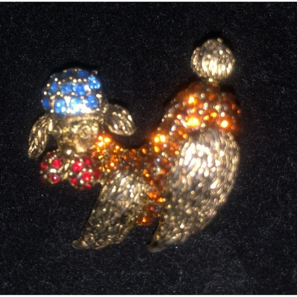 VintageTextured Gold Tone PLAYFUL POODLE DOG Brooch Red Blue Amber Rhinestones - Picture 2 of 6